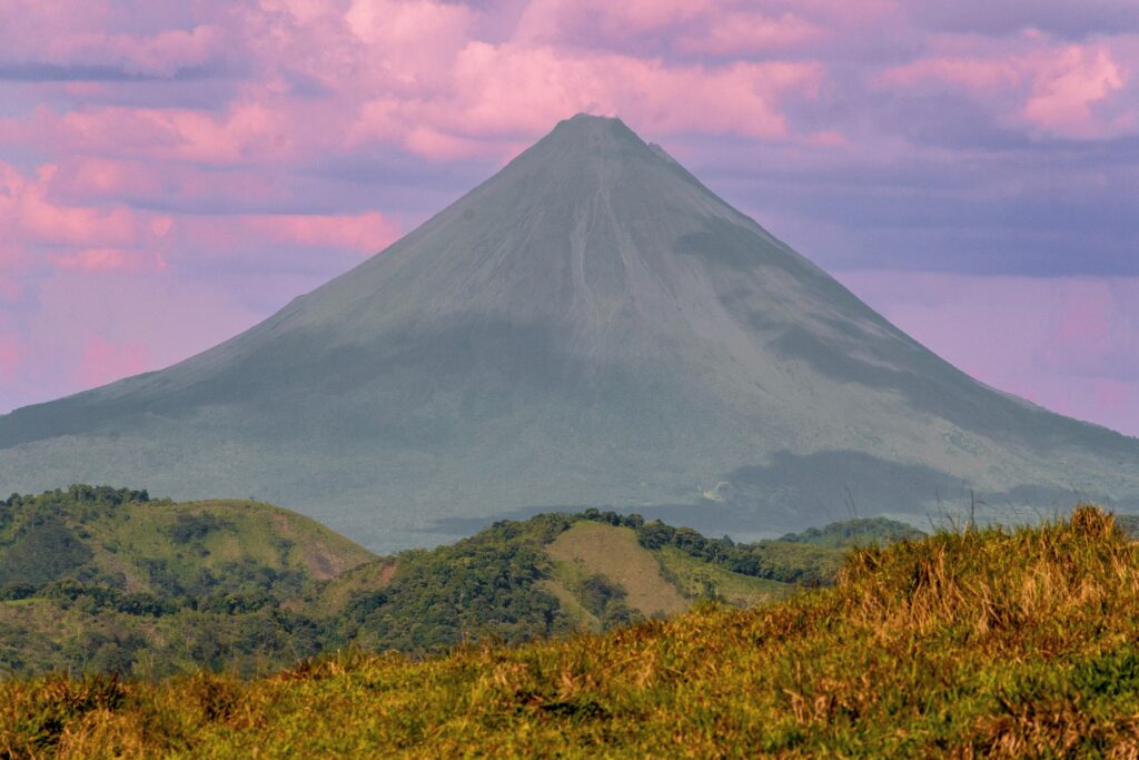 Volcan Arenal on a moody evening…