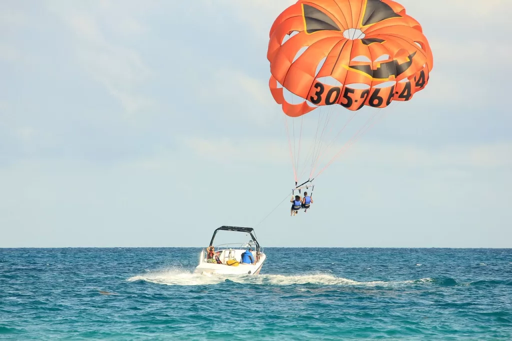 parasailing, water sports, usa-347350.jpg
