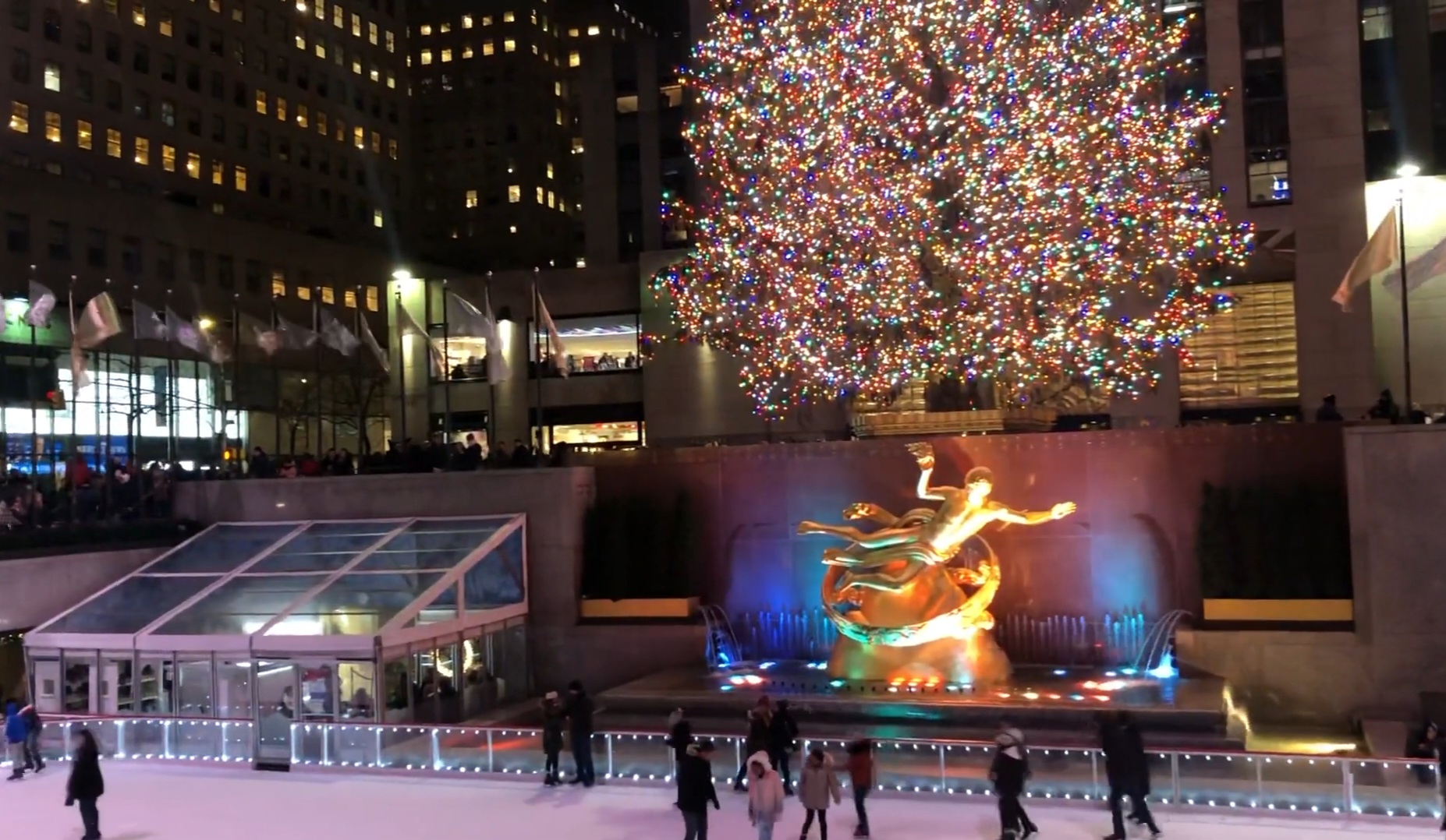 The Ultimate Guide On Ice Skating In Rockefeller Center