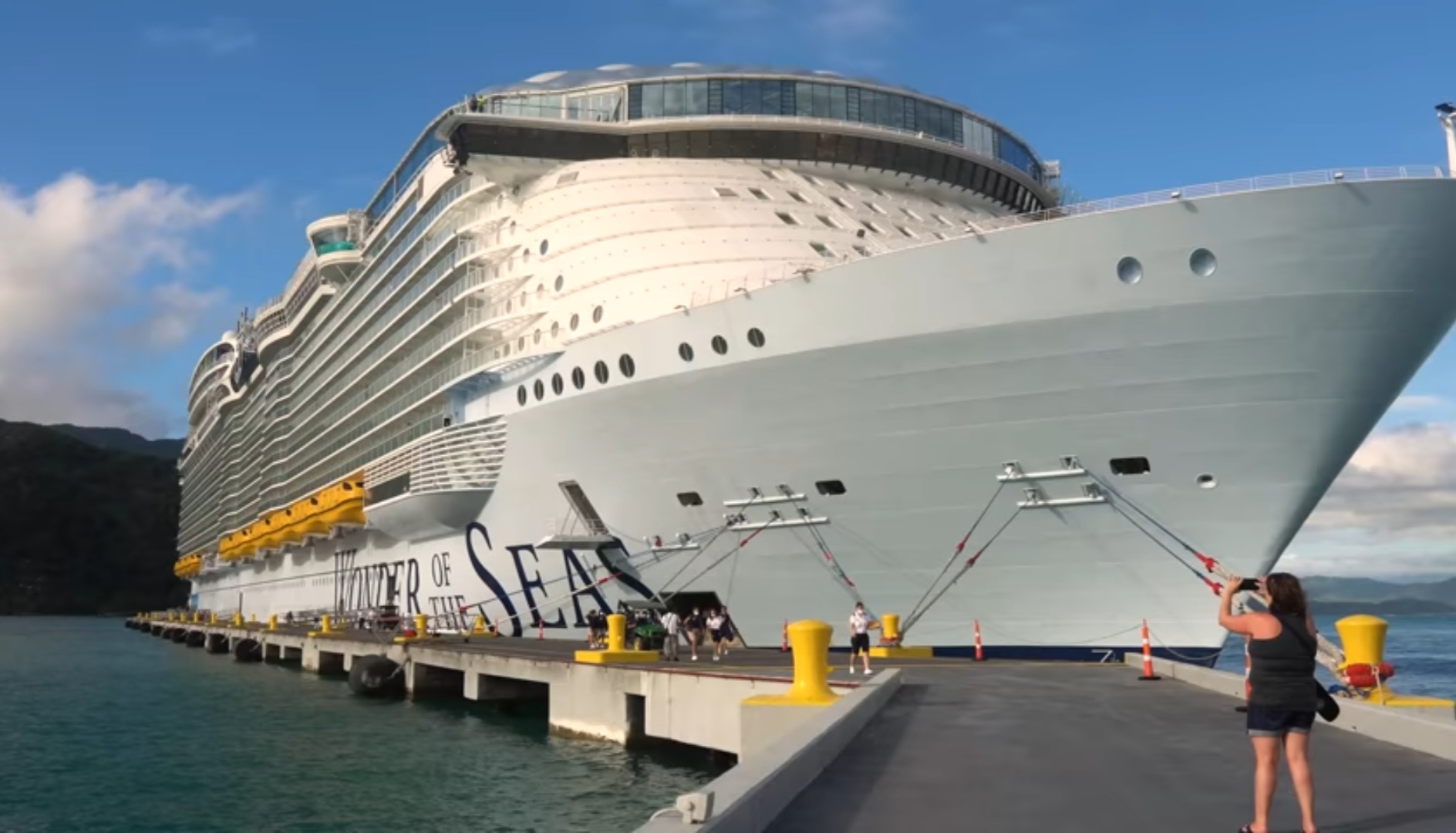 Cruise In The Royal Caribbean Wonder Of The Seas: The World Largest Cruise Ship.